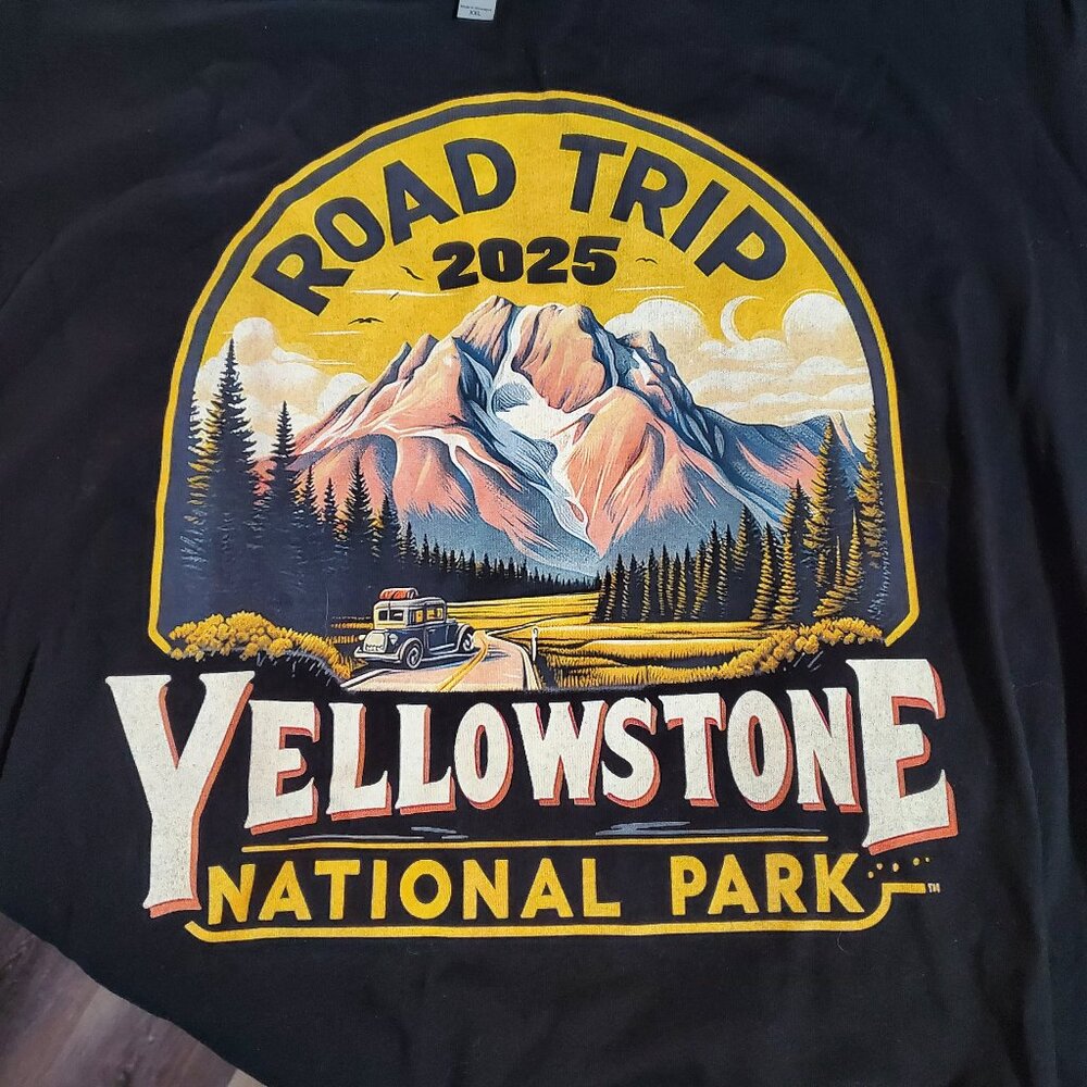 Yellowstone National Park ROAD TRIP 2025 T-Shirt size XXL